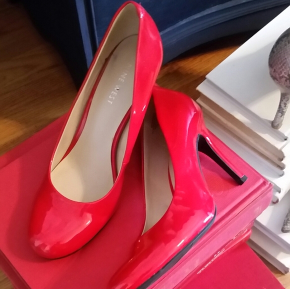 Pumps - Picture 2 of 5